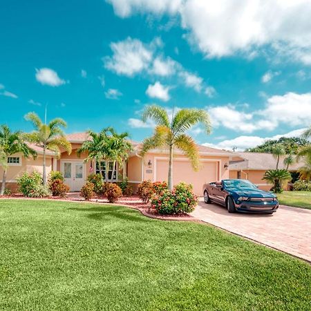 Villa Holiday Sunrise Cape Coral Exteriör bild