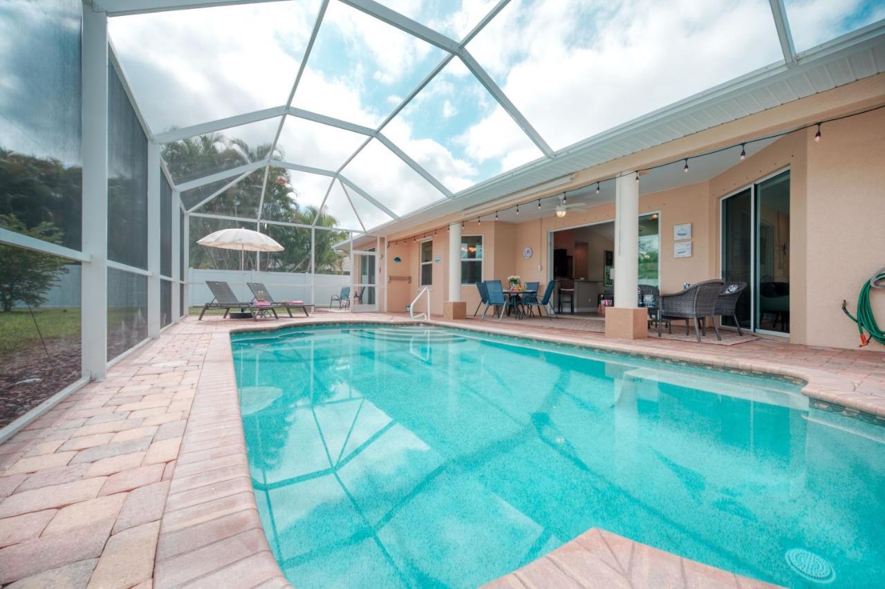 Villa Holiday Sunrise Cape Coral Exteriör bild