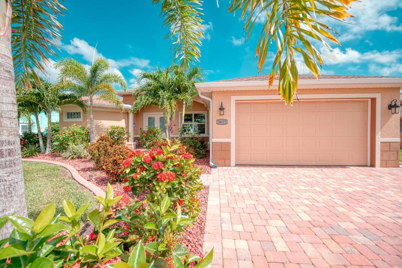 Villa Holiday Sunrise Cape Coral Exteriör bild