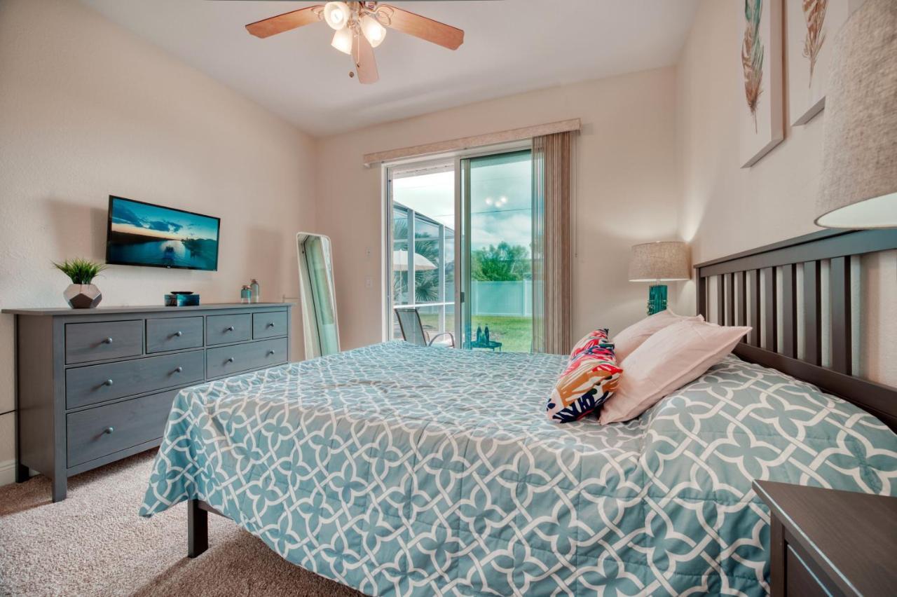 Villa Holiday Sunrise Cape Coral Exteriör bild