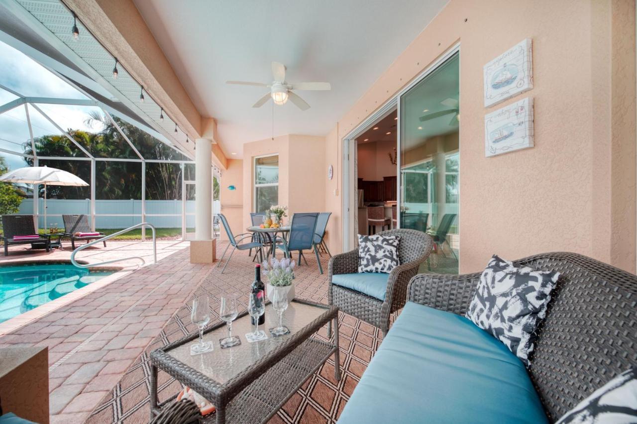 Villa Holiday Sunrise Cape Coral Exteriör bild