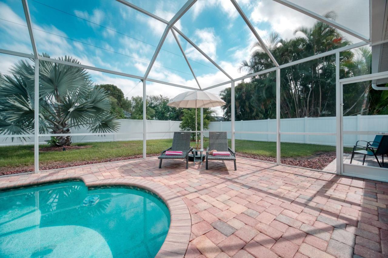 Villa Holiday Sunrise Cape Coral Exteriör bild