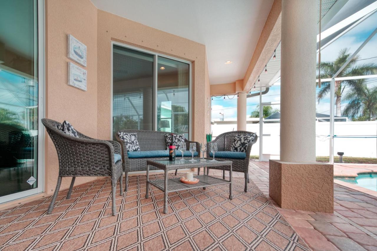 Villa Holiday Sunrise Cape Coral Exteriör bild