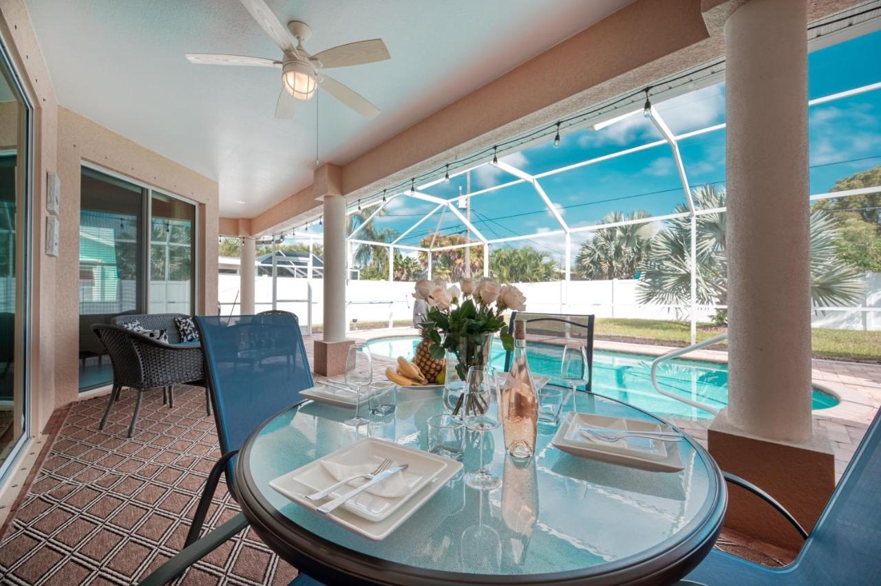 Villa Holiday Sunrise Cape Coral Exteriör bild
