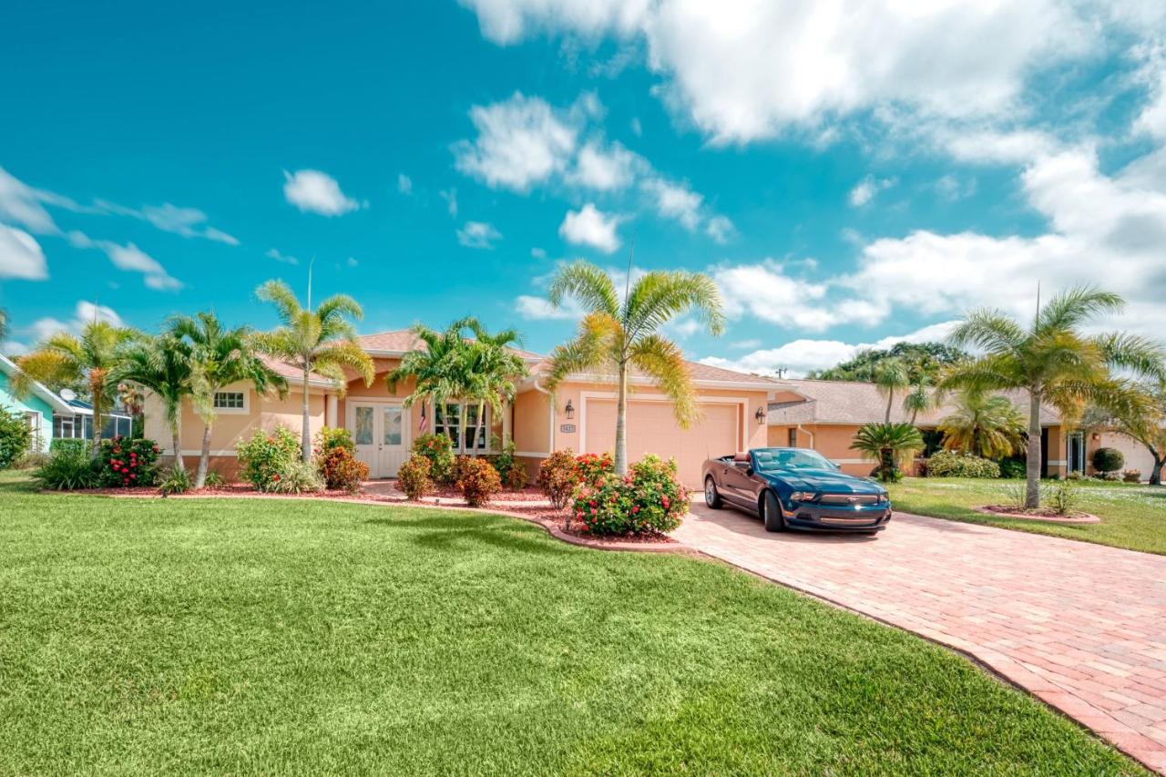 Villa Holiday Sunrise Cape Coral Exteriör bild