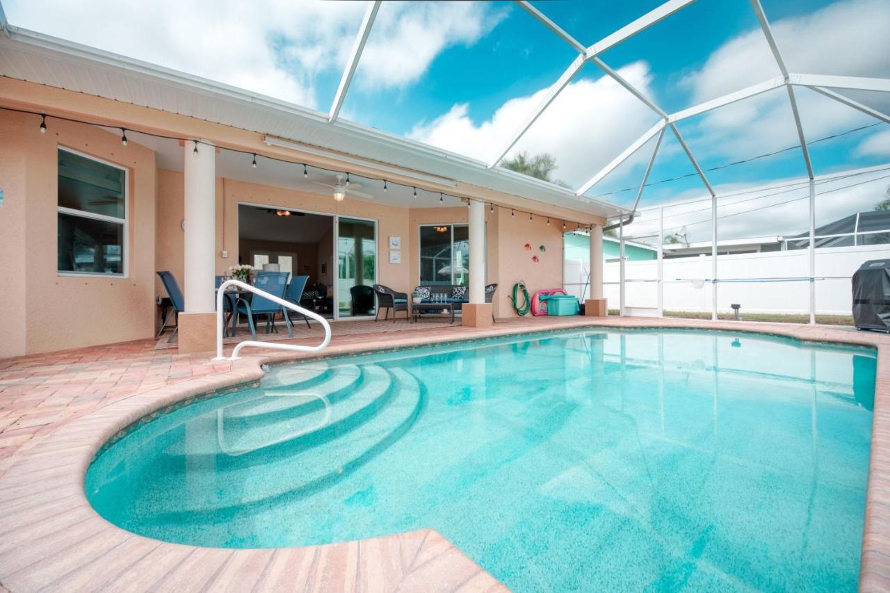 Villa Holiday Sunrise Cape Coral Exteriör bild